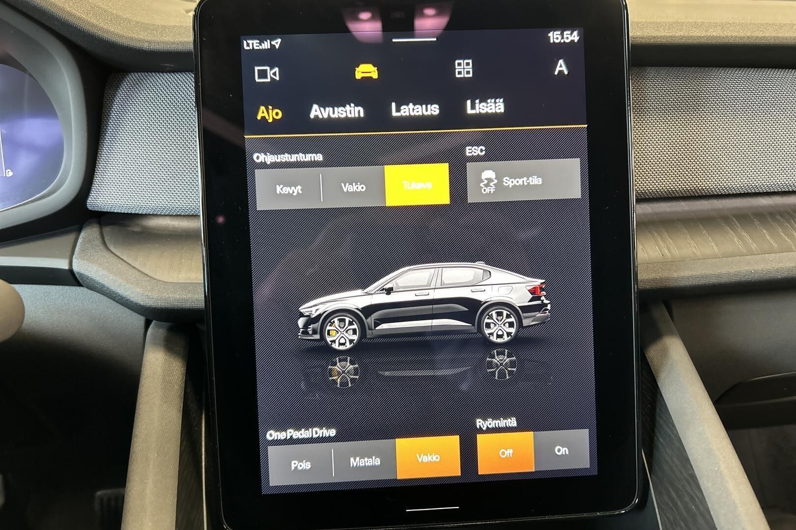 POLESTAR 2 iso kuva 30