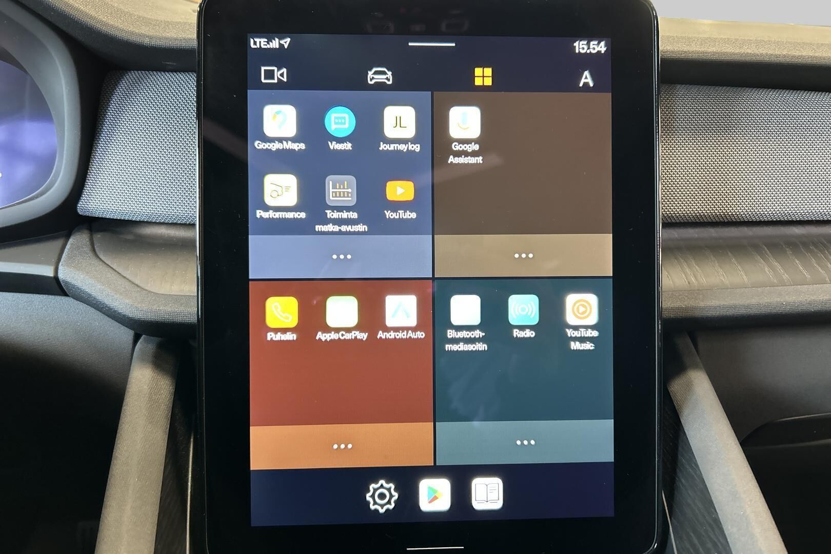 POLESTAR 2 iso kuva 19