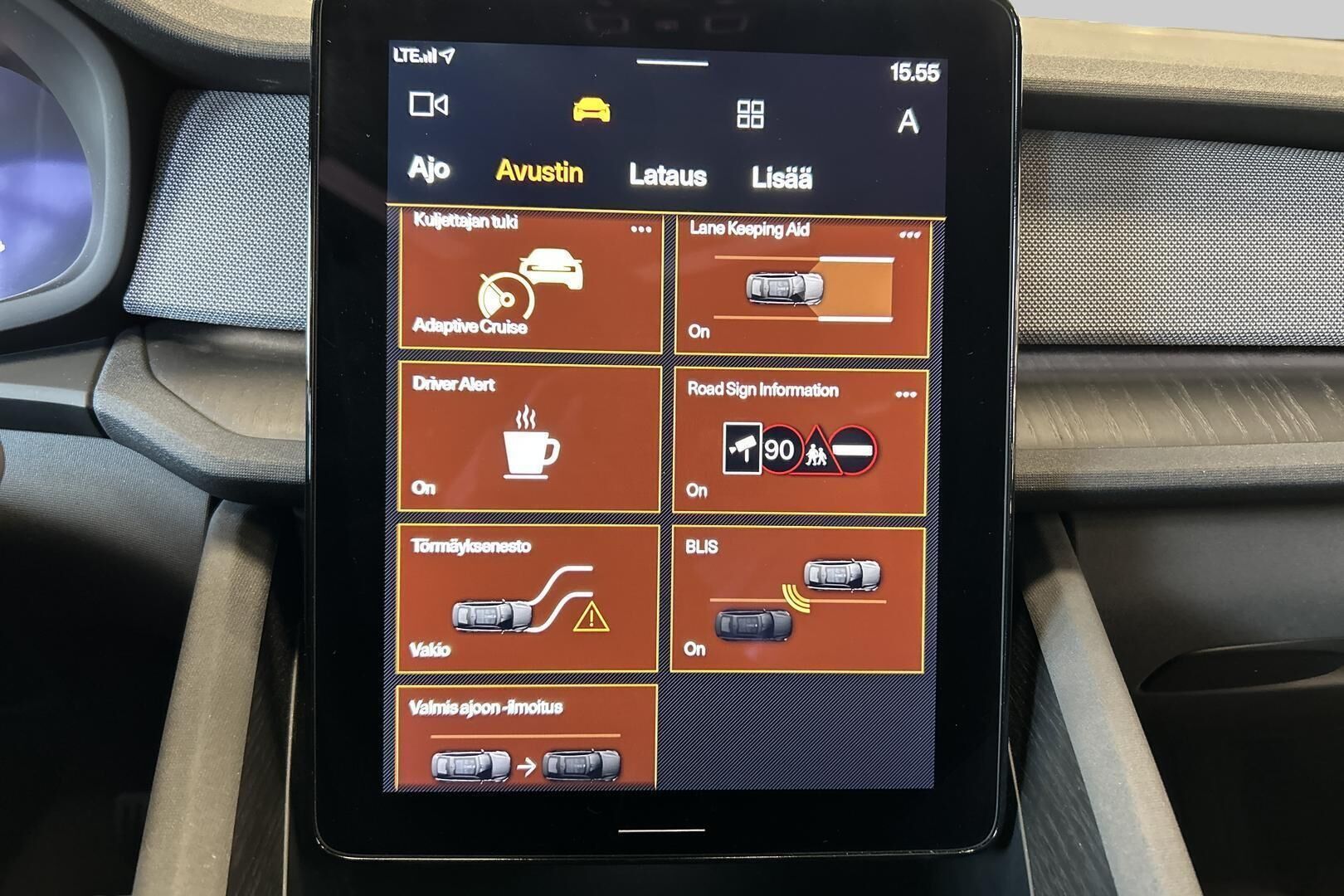 POLESTAR 2 iso kuva 32