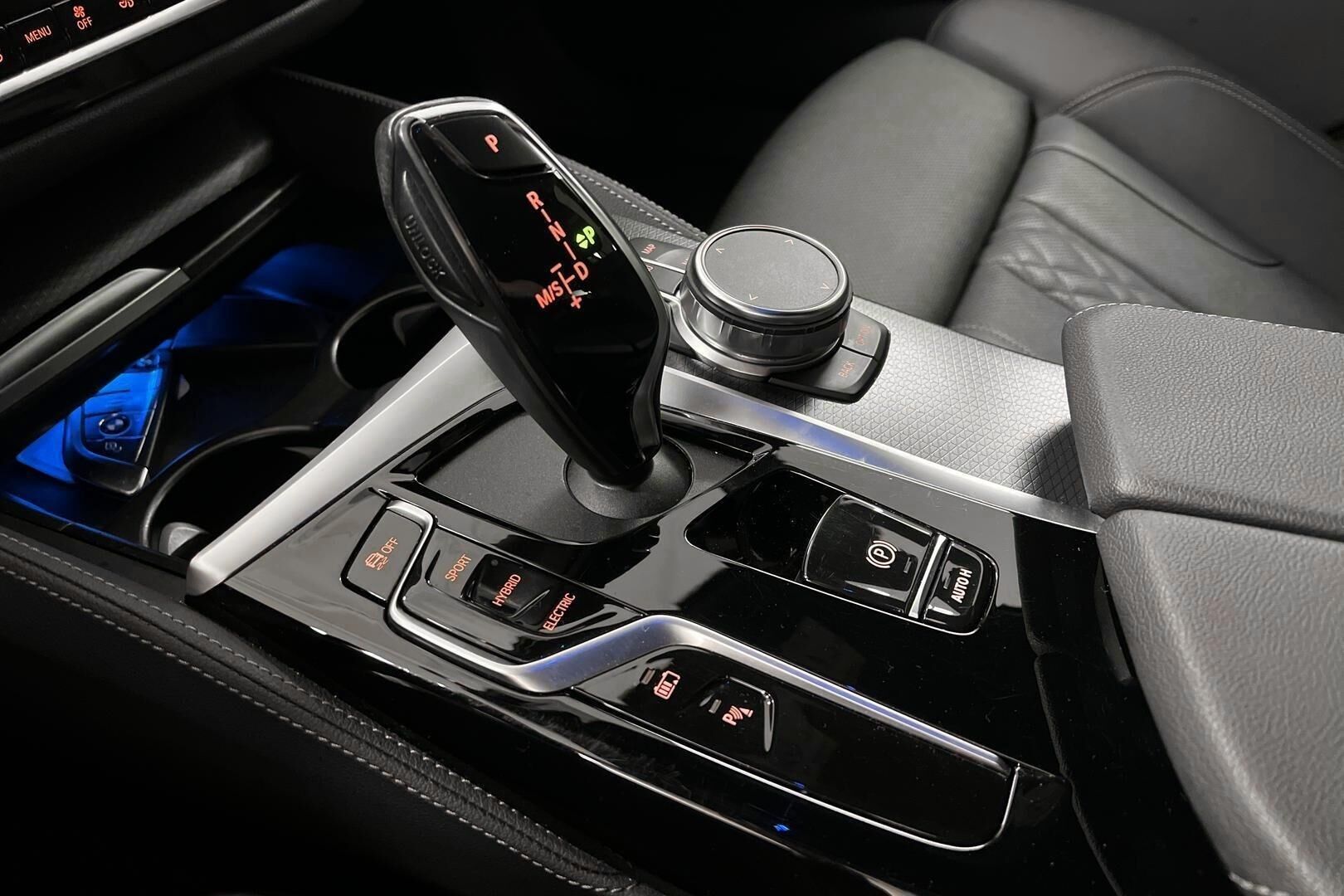 BMW 5-SARJA iso kuva 14