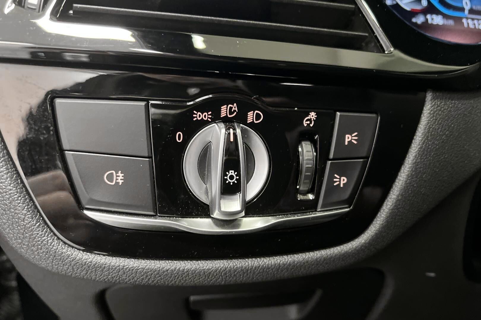 BMW 5-SARJA iso kuva 18