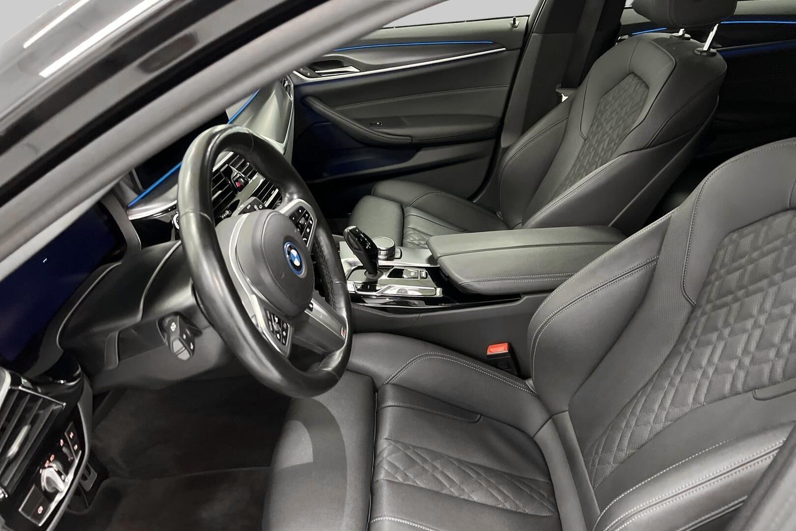 BMW 5-SARJA iso kuva 8