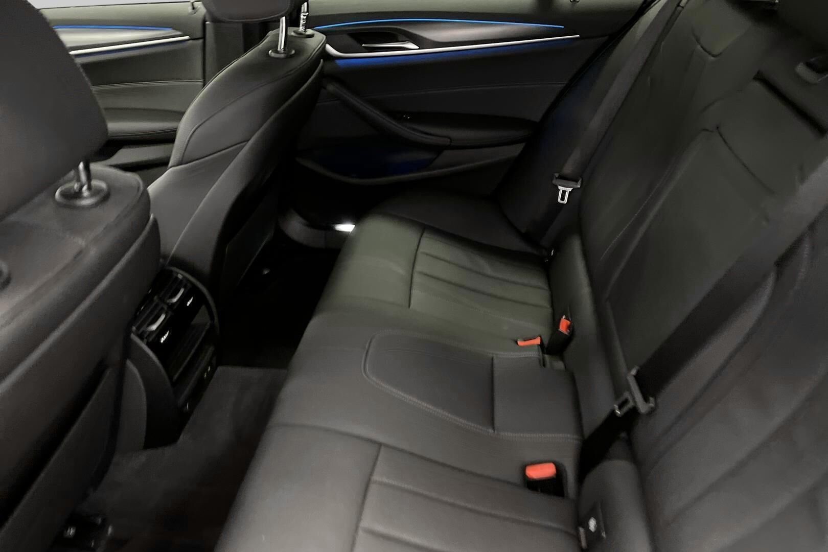 BMW 5-SARJA iso kuva 9