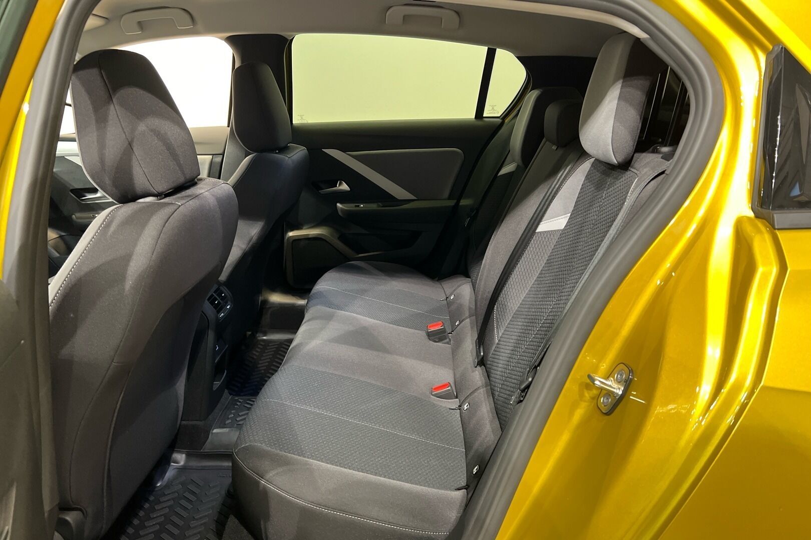 OPEL ASTRA iso kuva 4