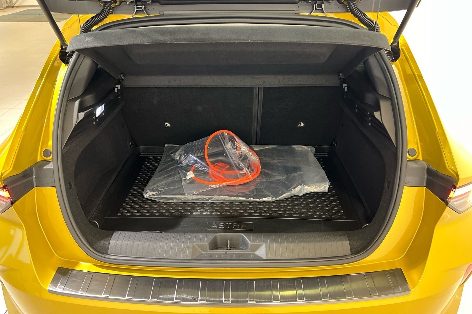 OPEL ASTRA iso kuva 23