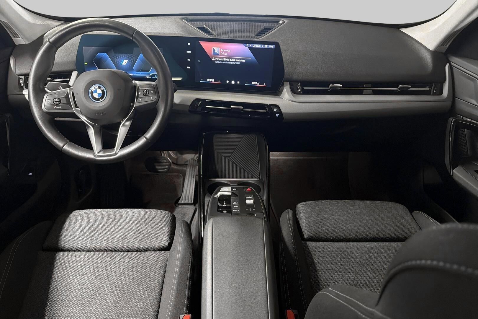 BMW X1 iso kuva 10