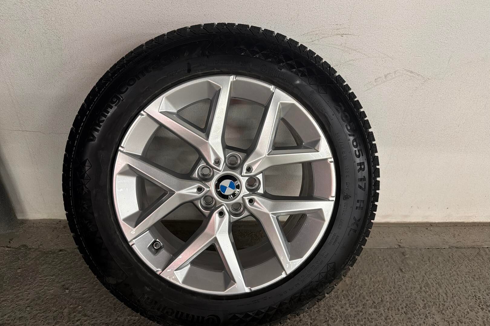 BMW X1 iso kuva 14