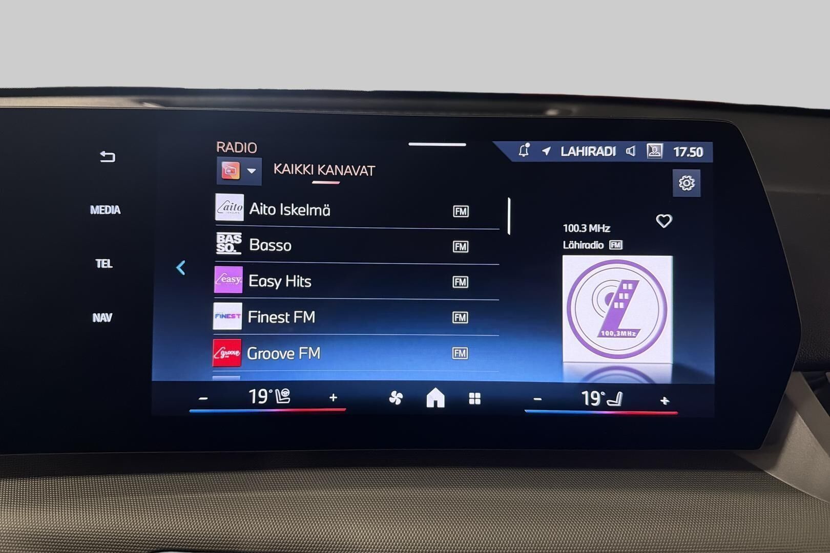 BMW X1 iso kuva 23