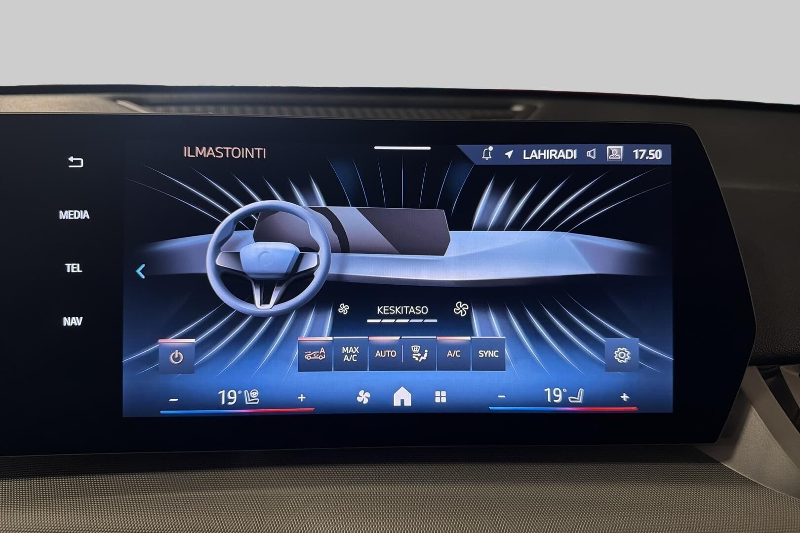 BMW X1 iso kuva 26