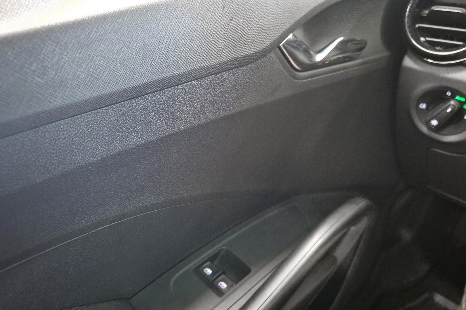 Skoda Fabia iso kuva 20