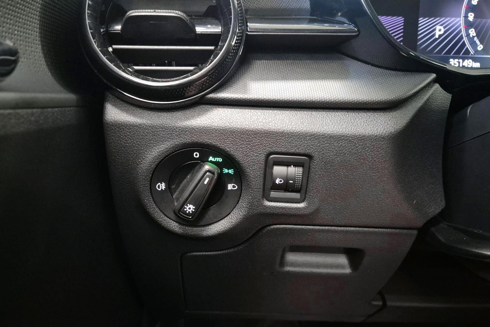 Skoda Fabia iso kuva 21