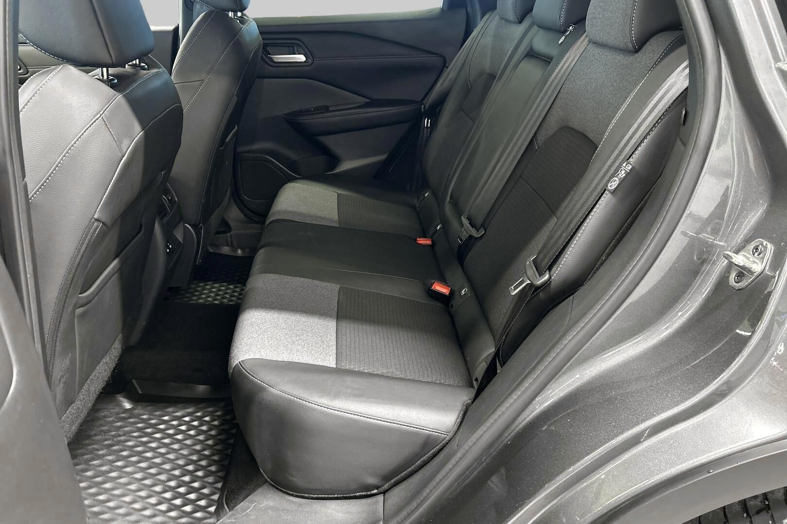 Nissan Qashqai iso kuva 10