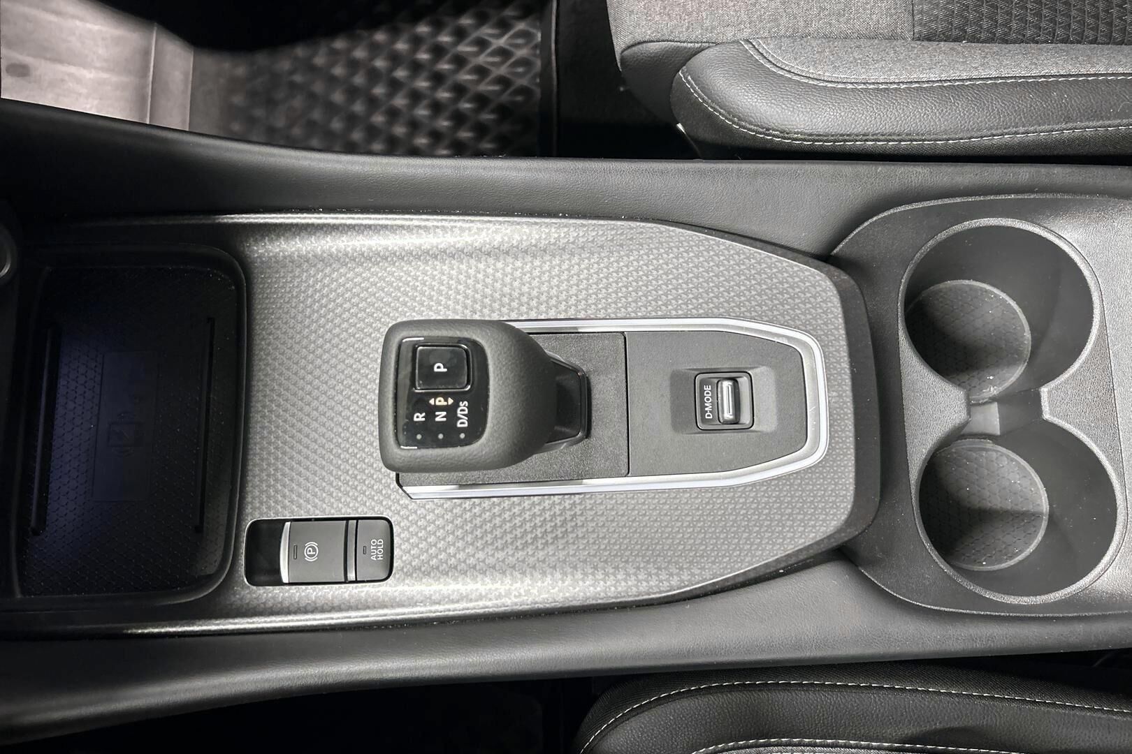 Nissan Qashqai iso kuva 17