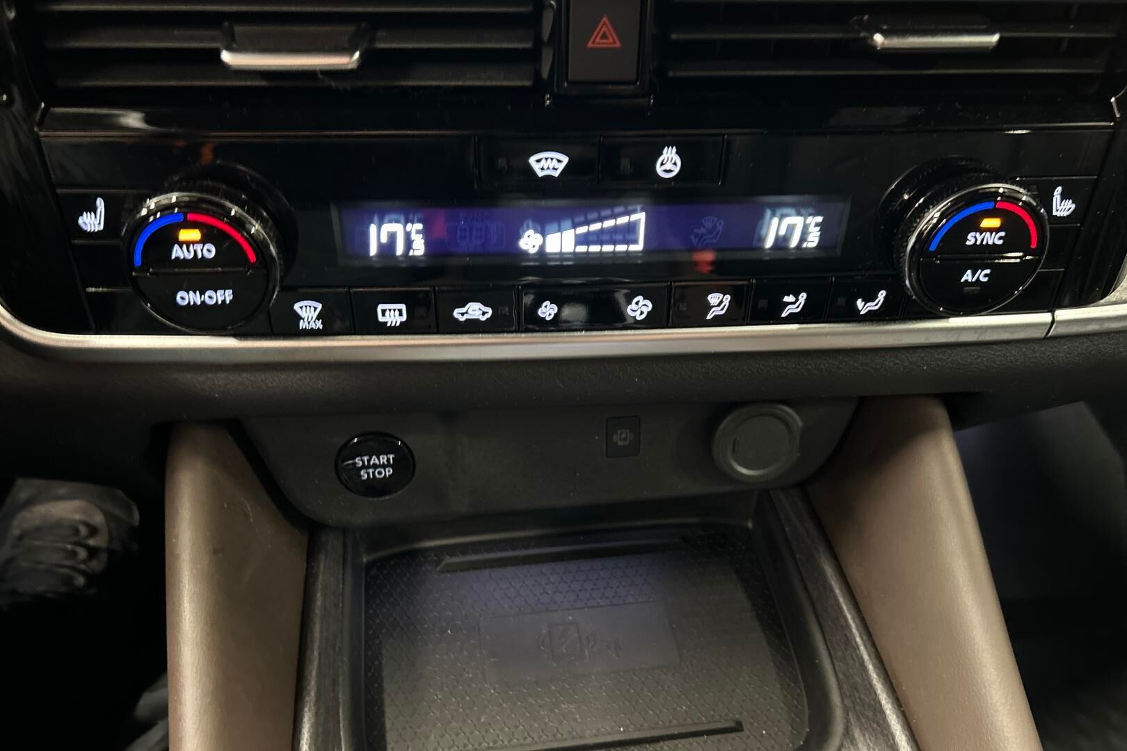 Nissan Qashqai iso kuva 16