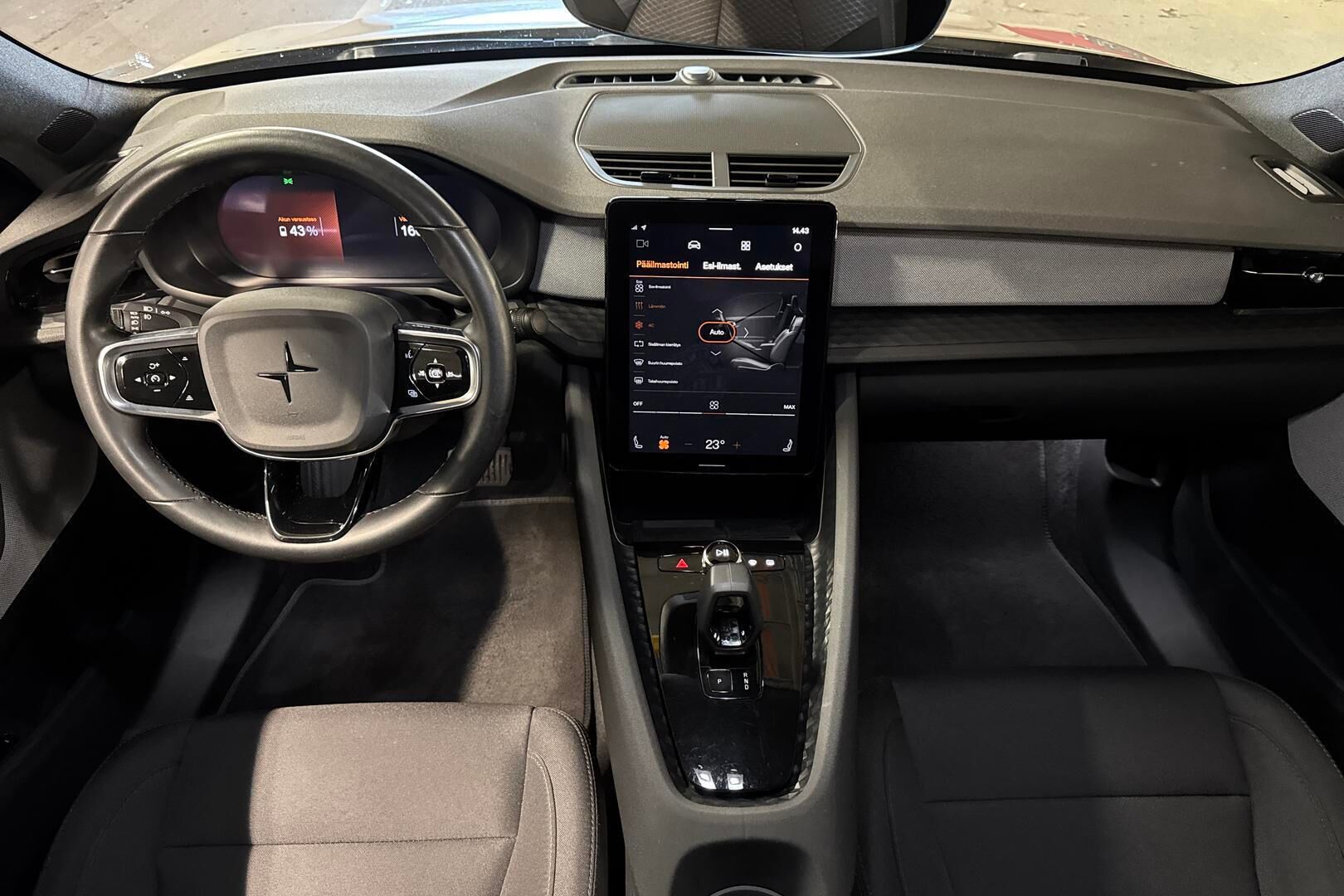 Polestar 2 iso kuva 36