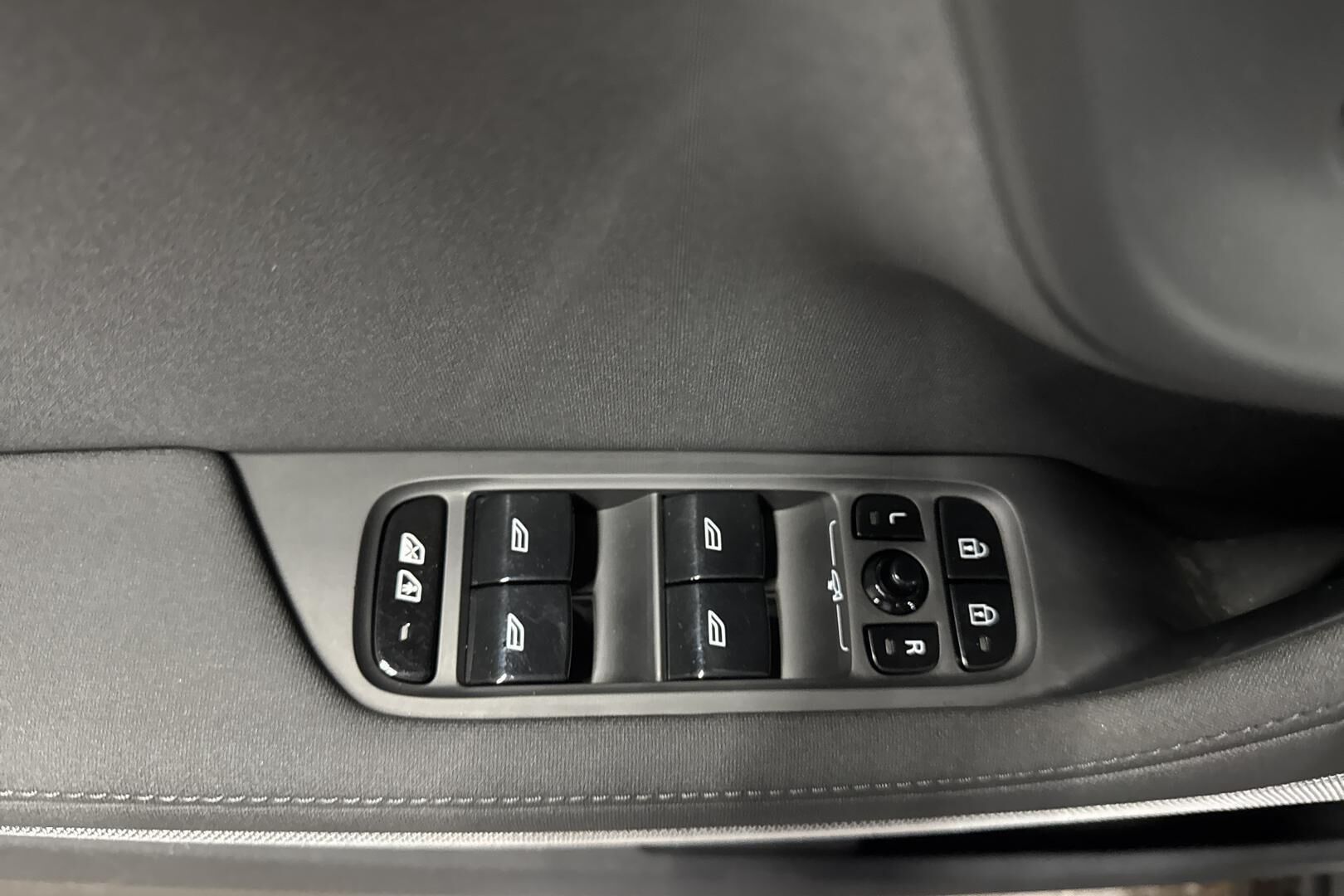 Polestar 2 iso kuva 19