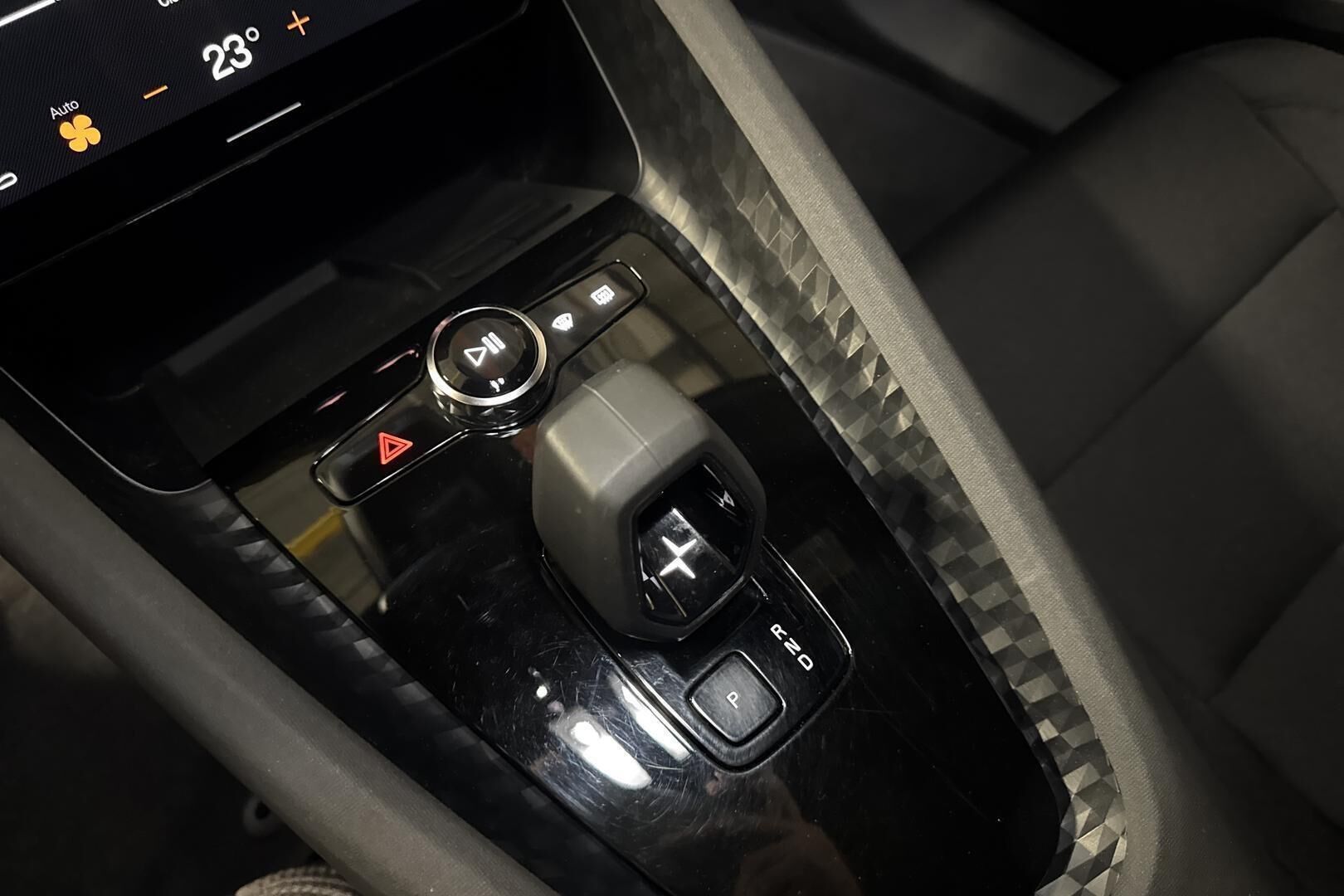 Polestar 2 iso kuva 23