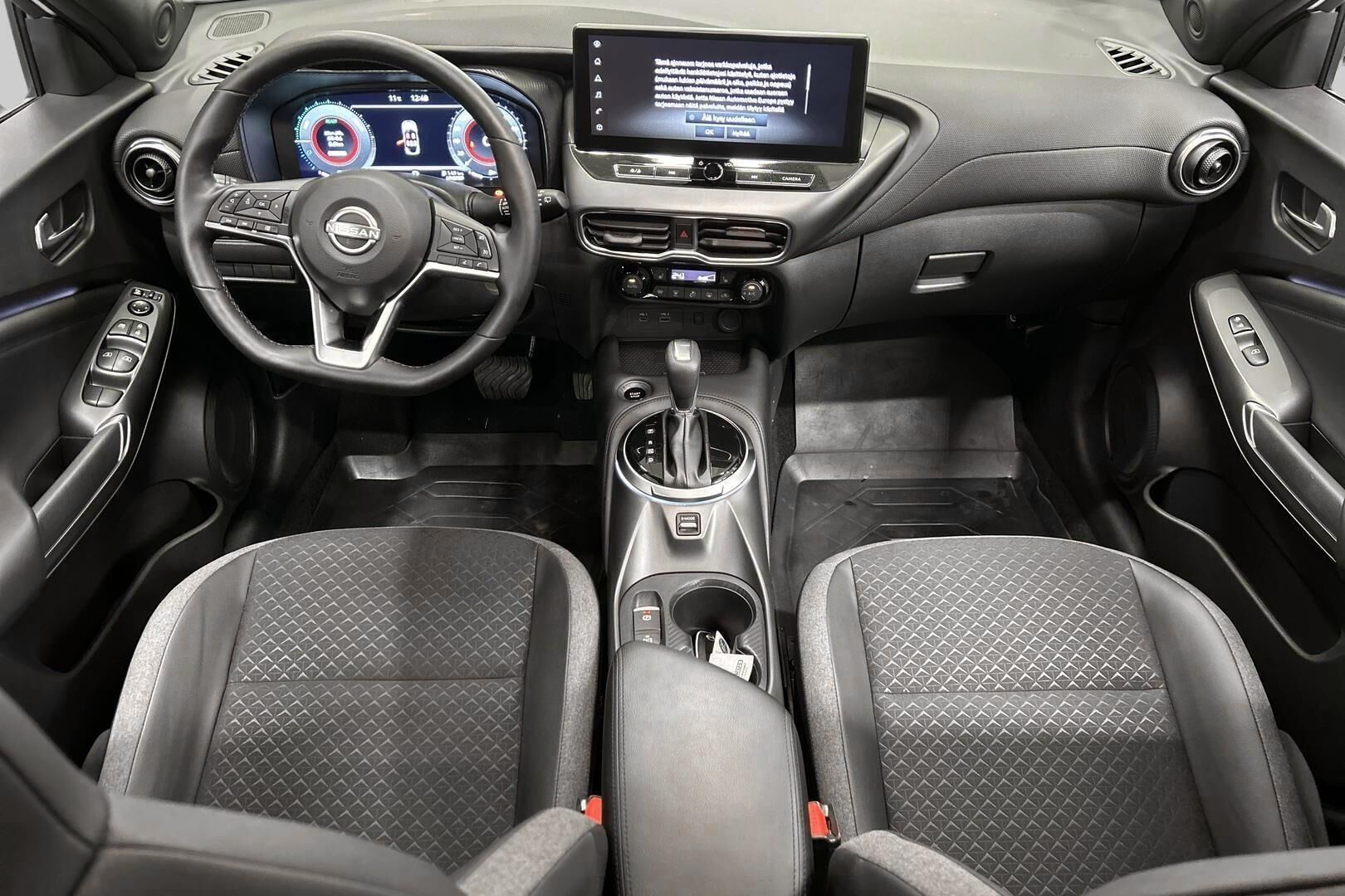 Nissan Juke iso kuva 10