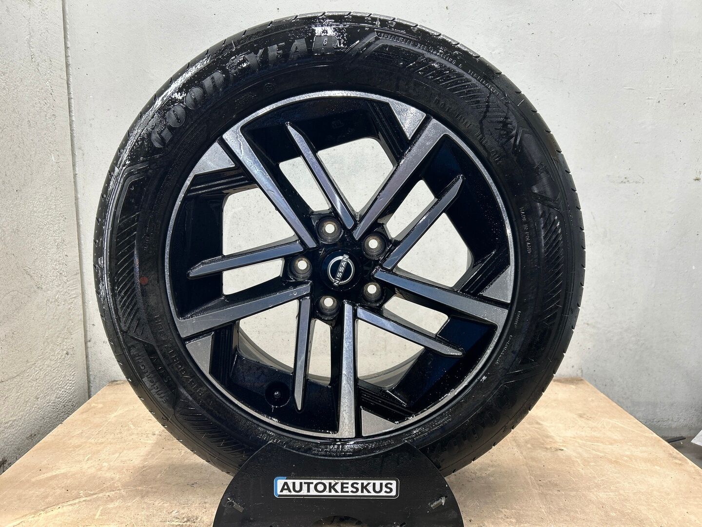 Nissan Juke iso kuva 12