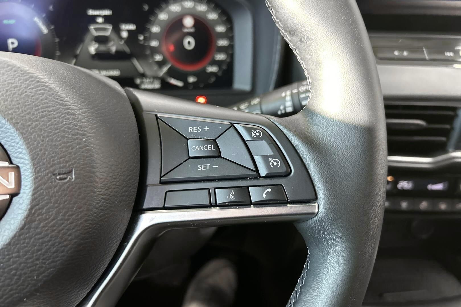 Nissan Juke iso kuva 28