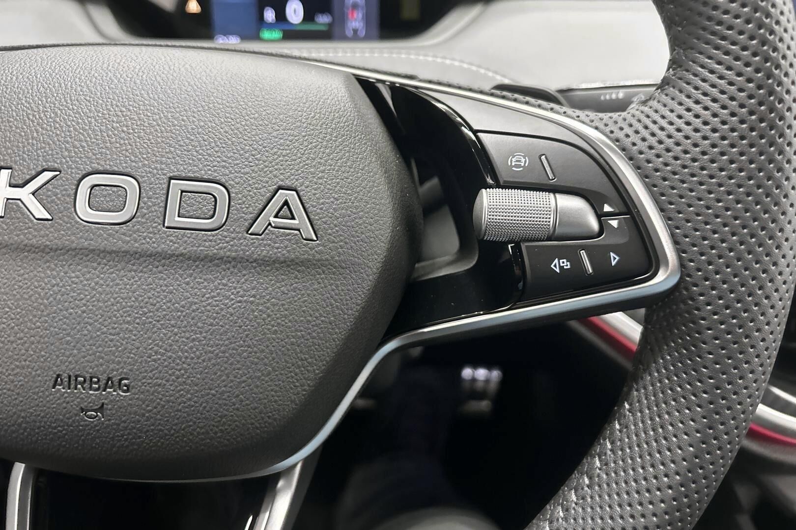 Skoda Enyaq iso kuva 11