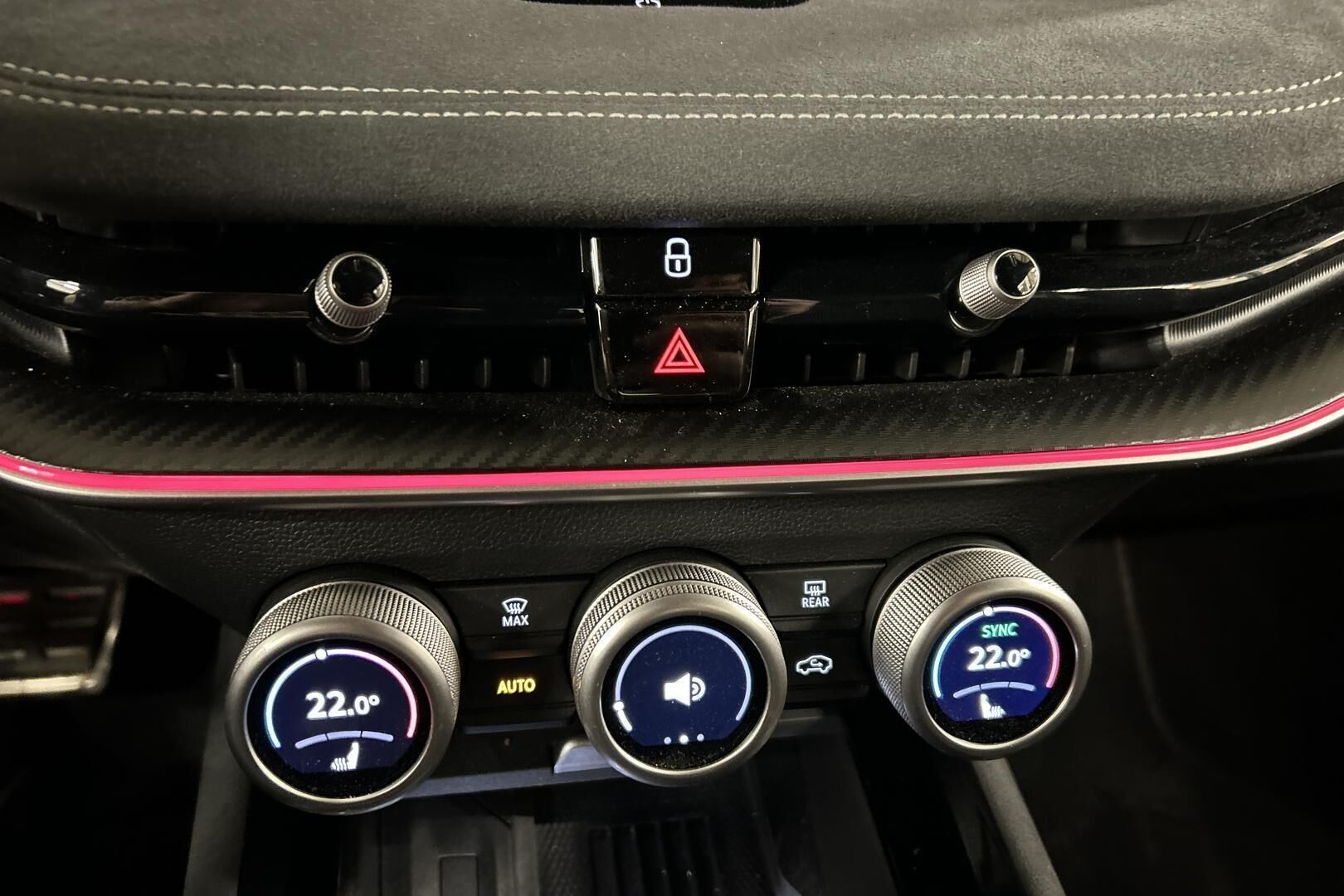 Skoda Superb iso kuva 15