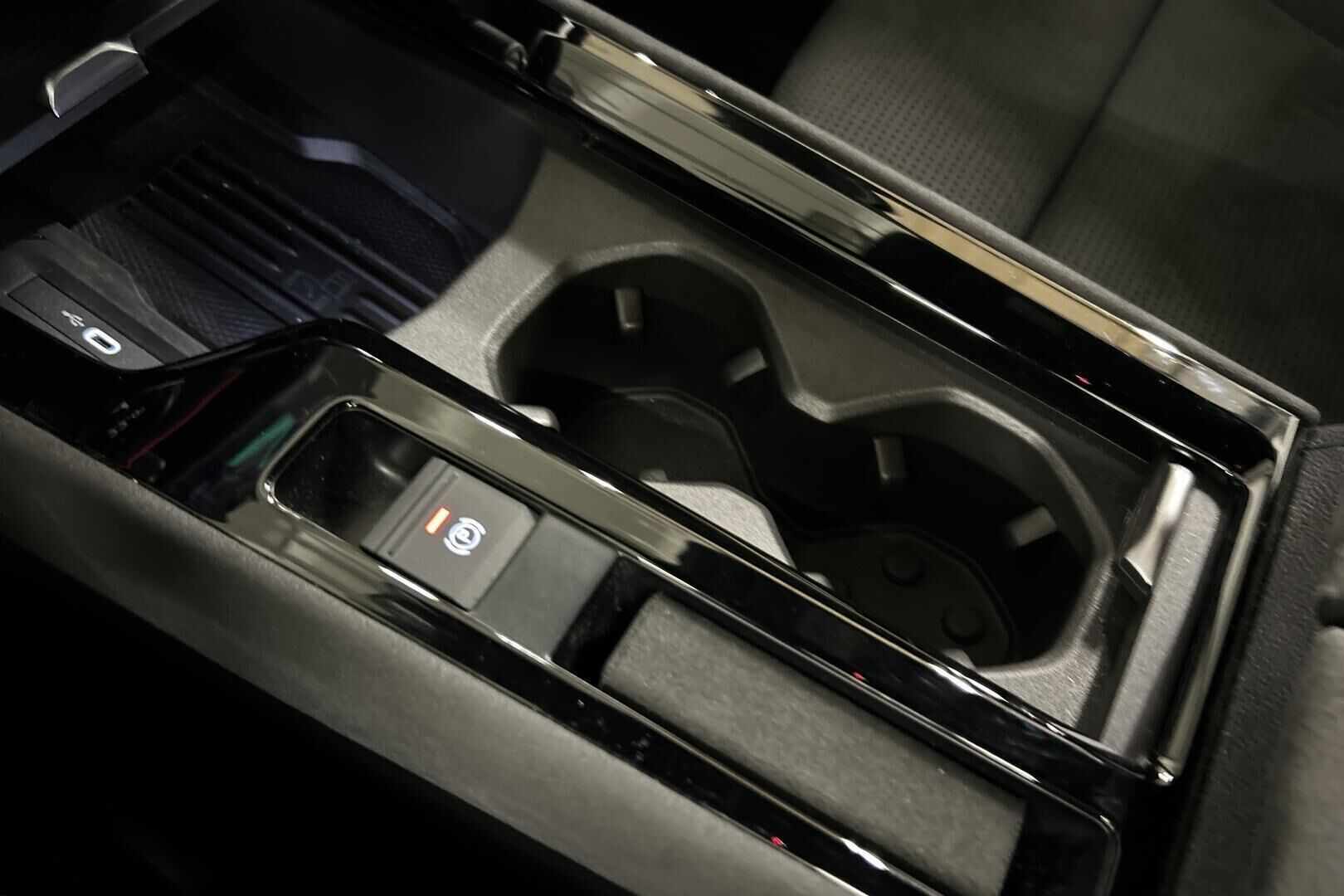 Skoda Superb iso kuva 16