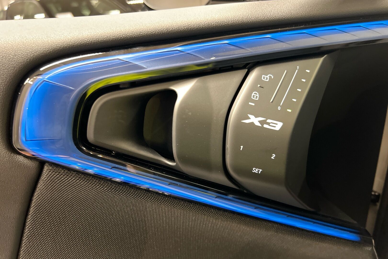 BMW X3 iso kuva 16