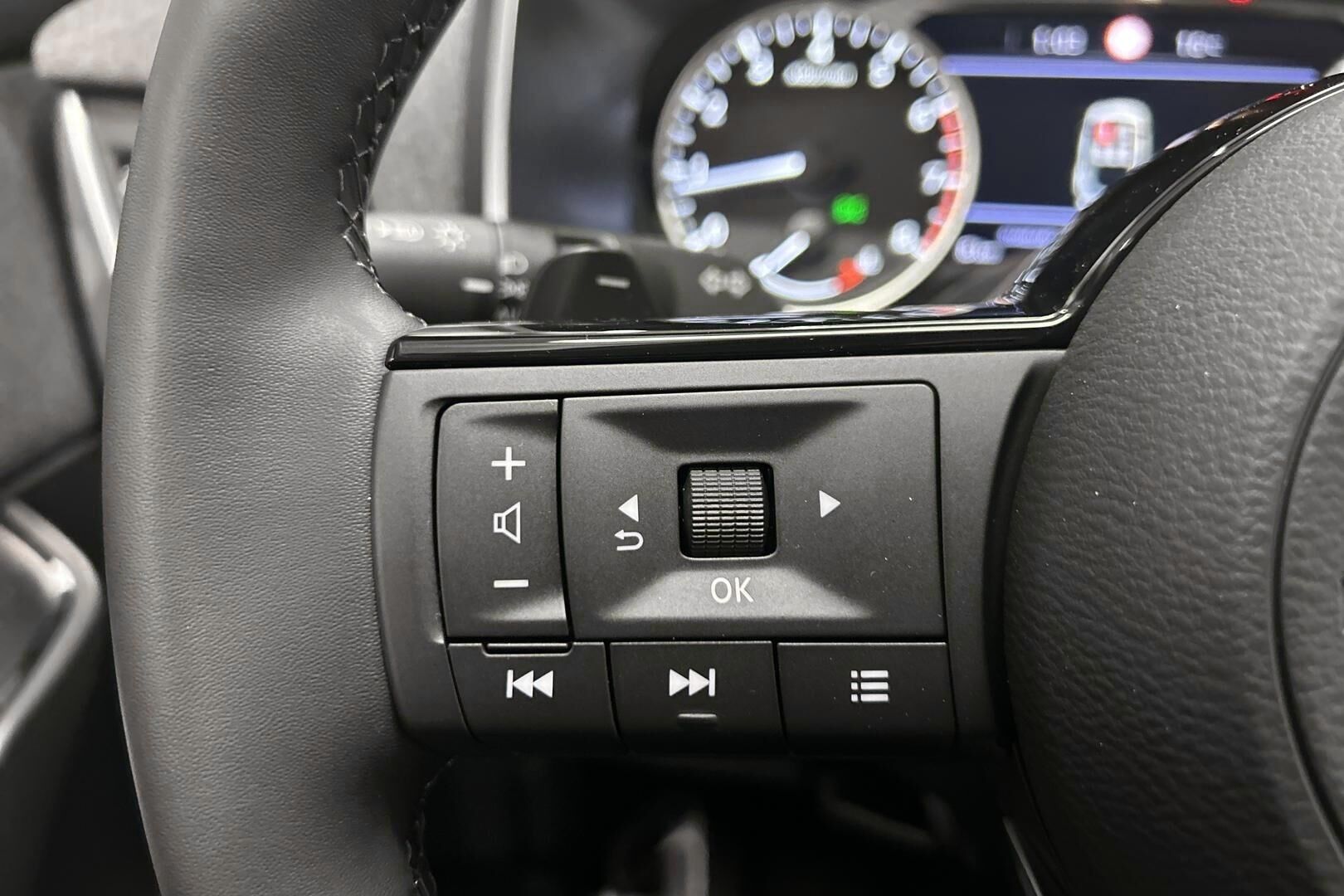 Nissan Qashqai iso kuva 14