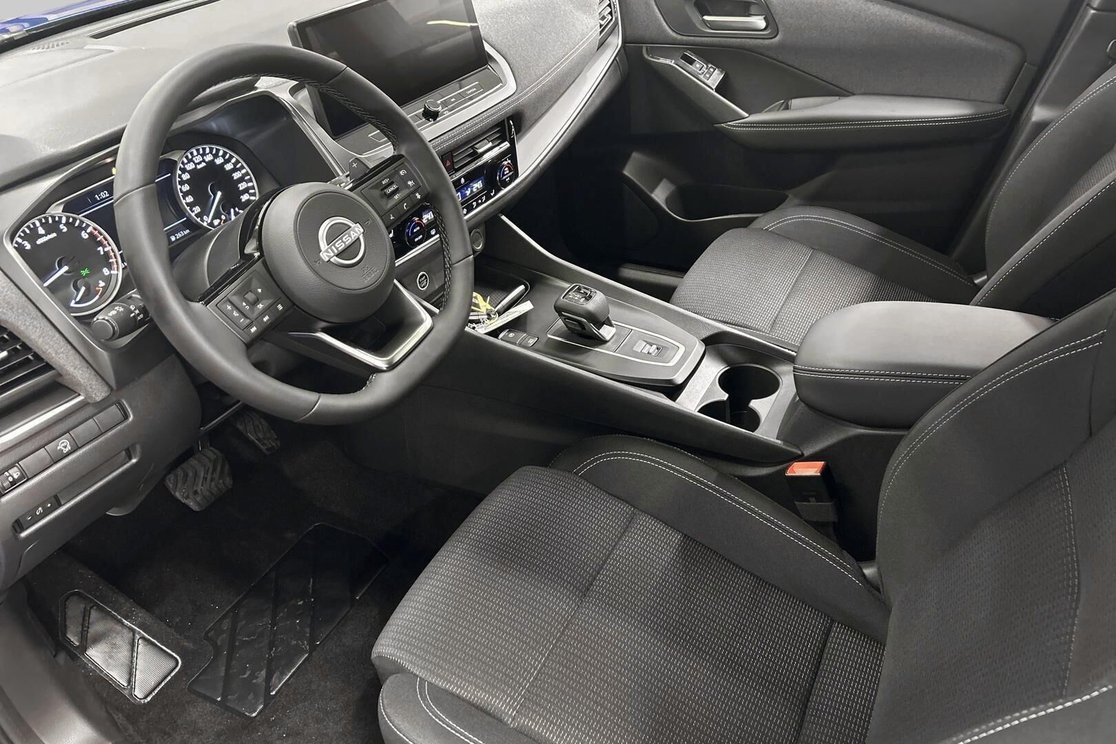 Nissan Qashqai iso kuva 8