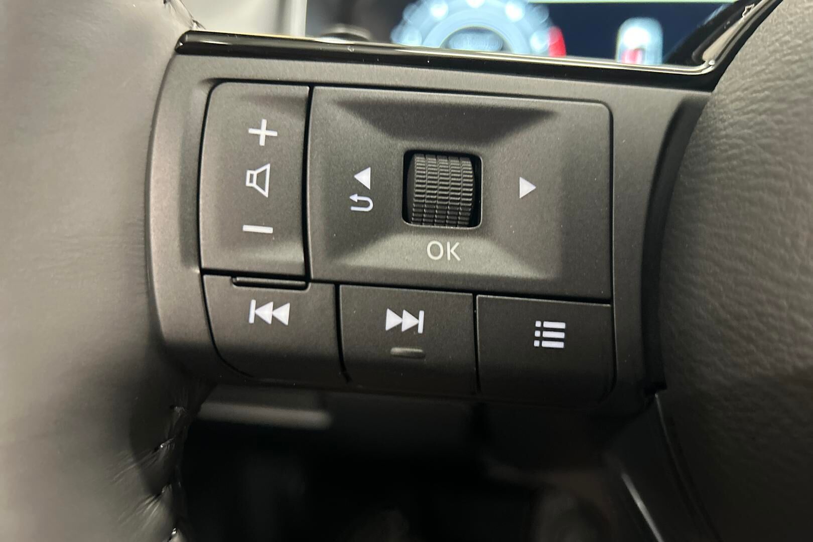 Nissan Qashqai iso kuva 14
