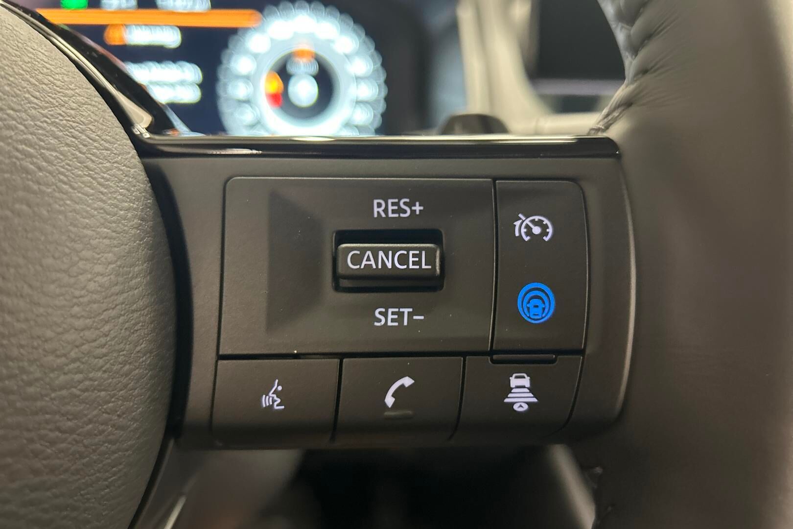 Nissan Qashqai iso kuva 15