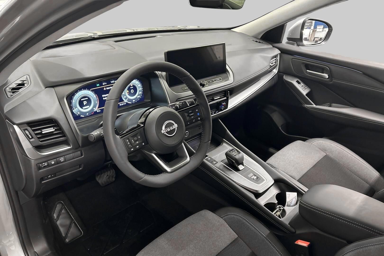 Nissan Qashqai iso kuva 8