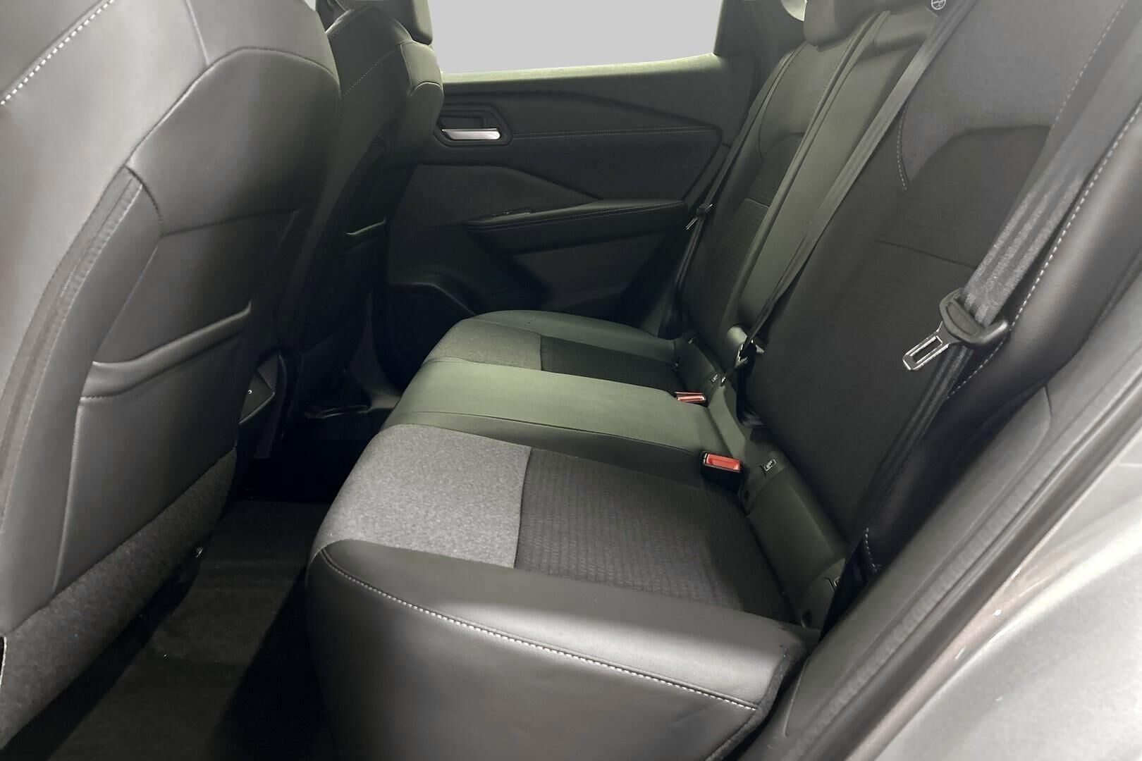 Nissan Qashqai iso kuva 9