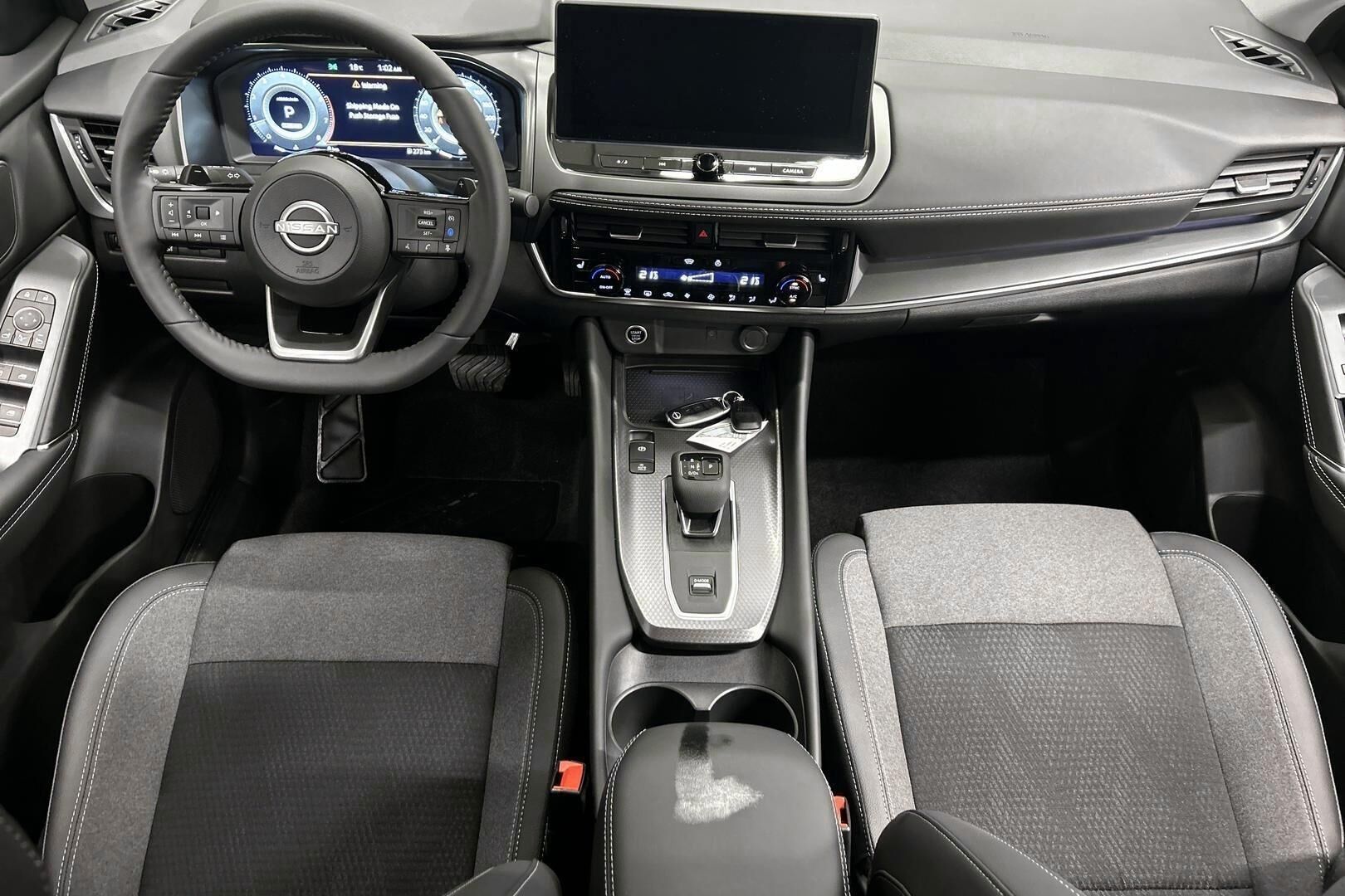 Nissan Qashqai iso kuva 6