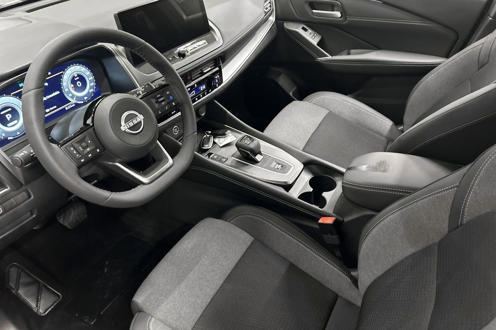 Nissan Qashqai iso kuva 5
