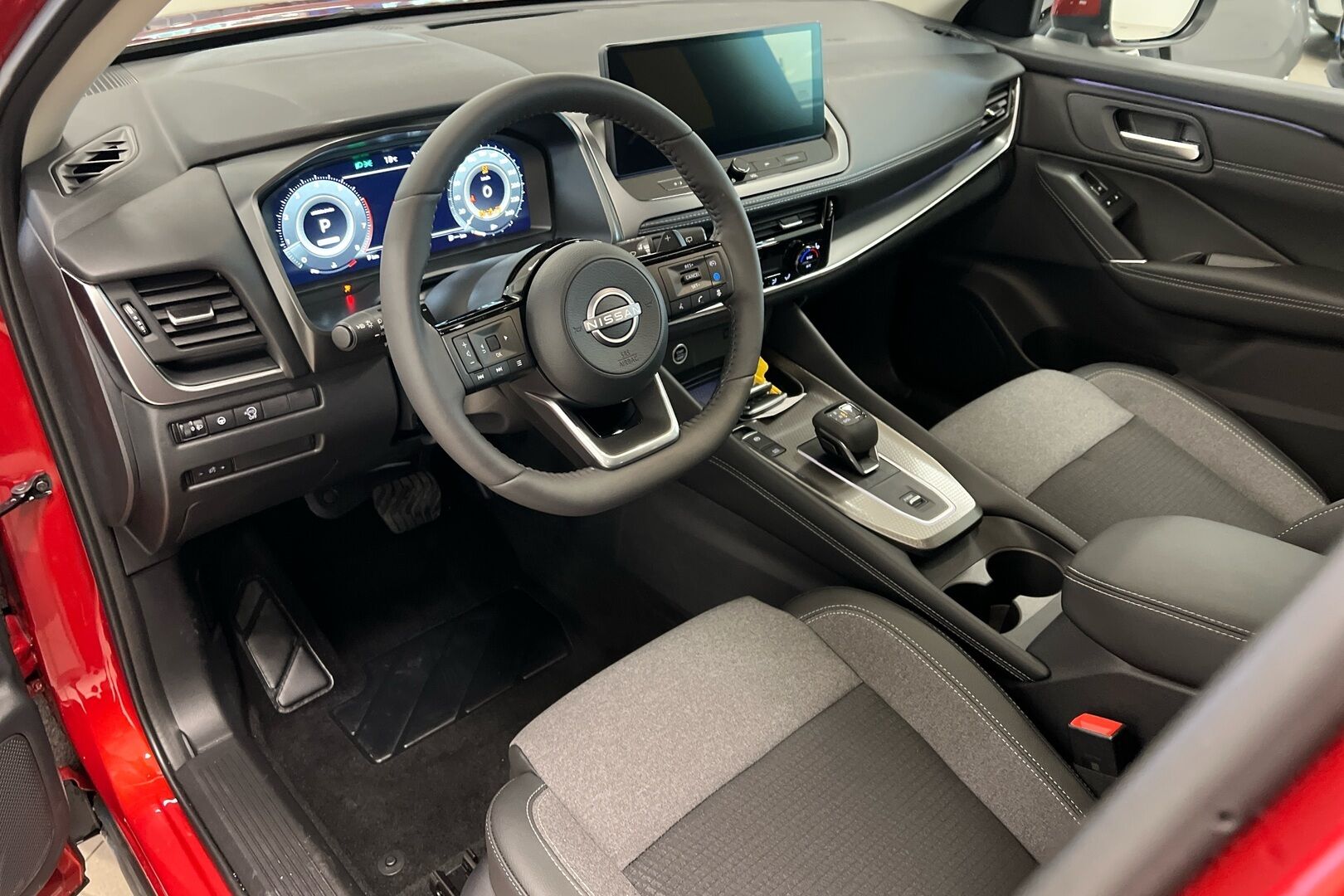 Nissan Qashqai iso kuva 6