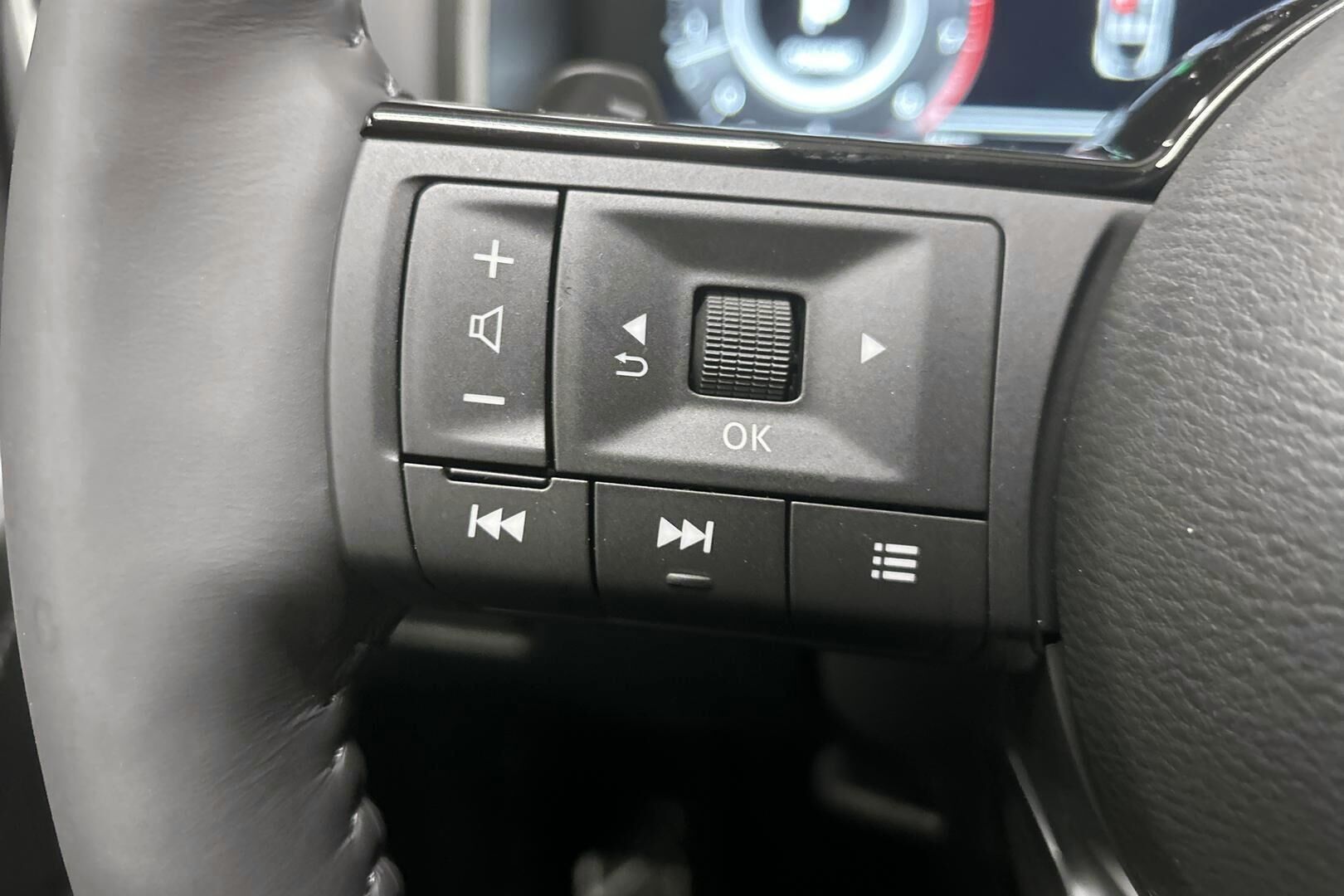 Nissan Qashqai iso kuva 14