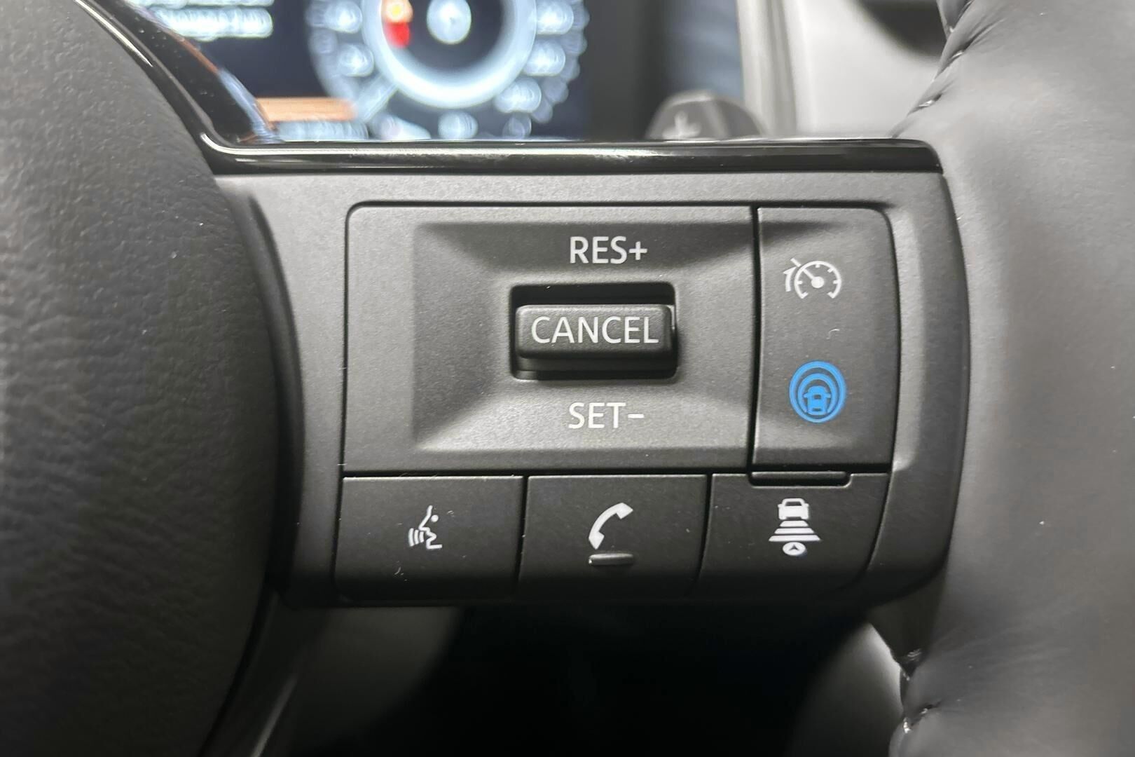 Nissan Qashqai iso kuva 15