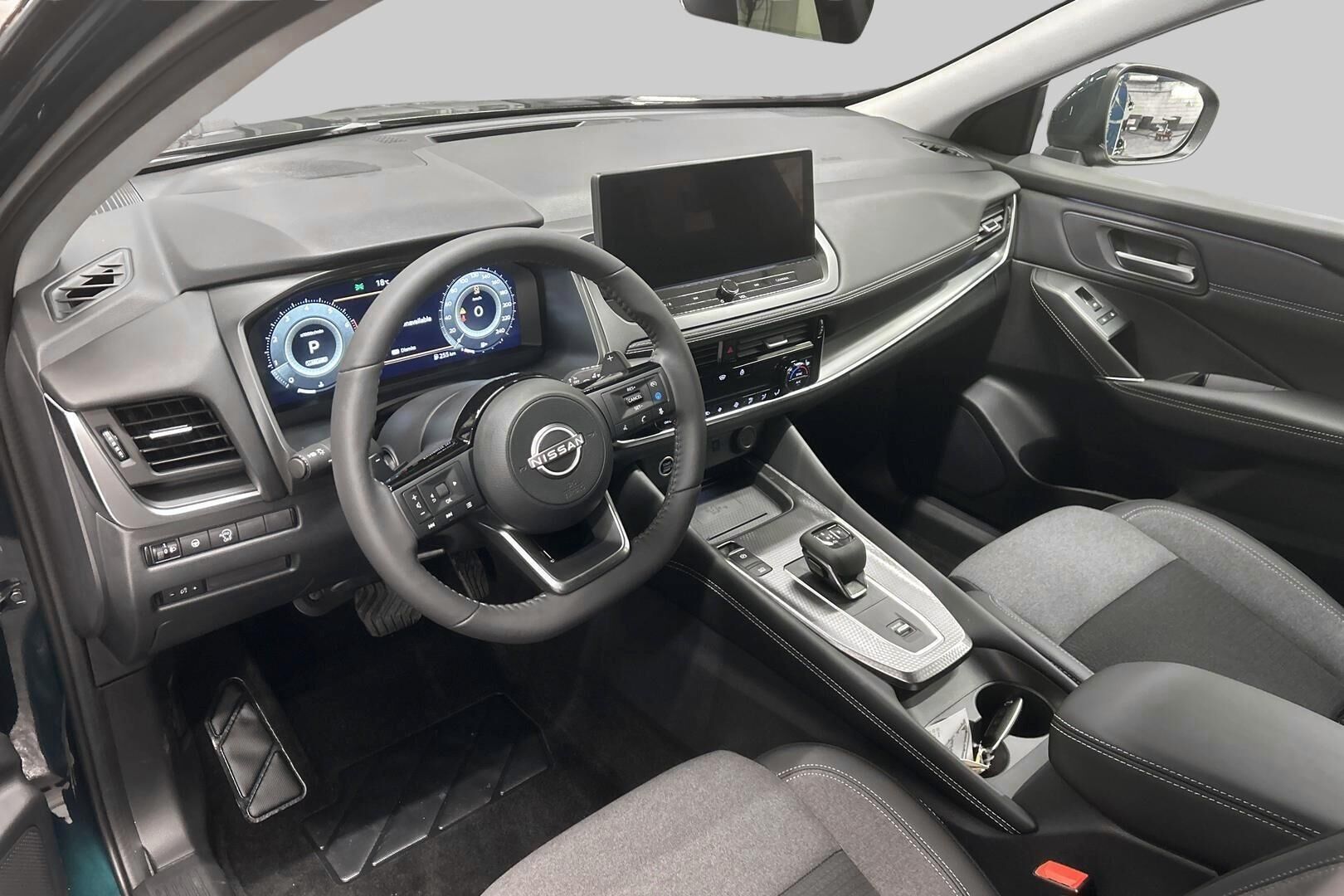 Nissan Qashqai iso kuva 8