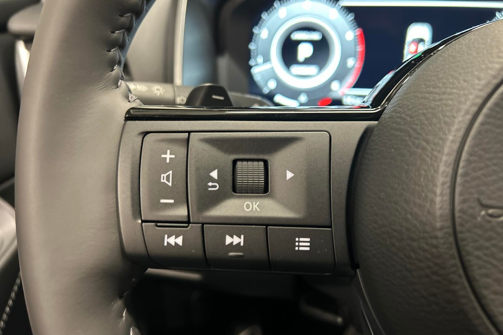 Nissan Qashqai iso kuva 14