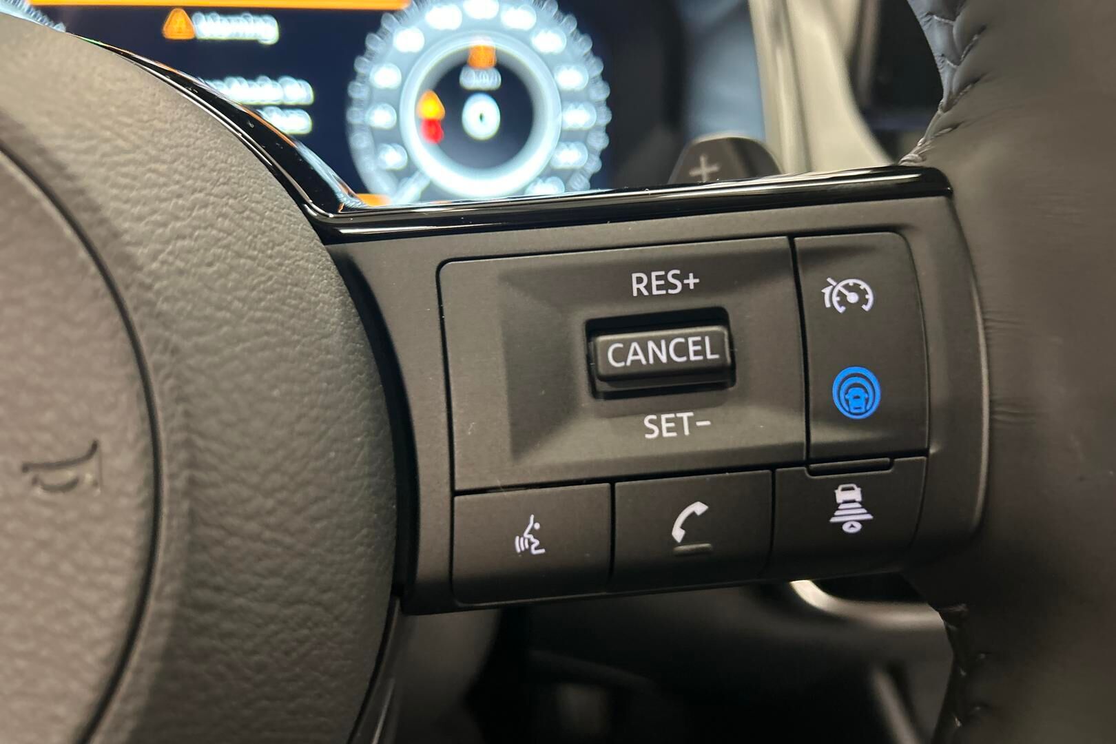 Nissan Qashqai iso kuva 15