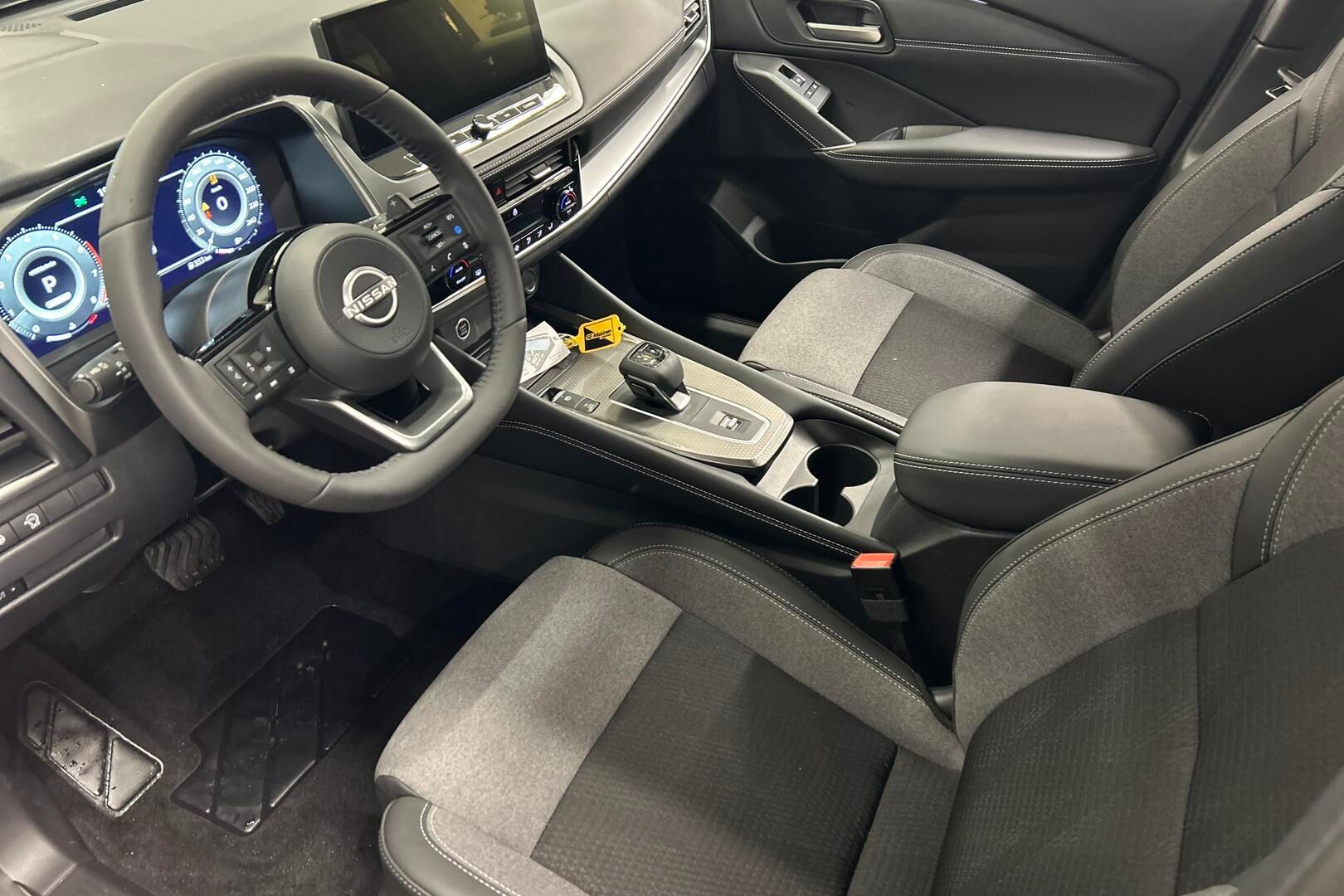 Nissan Qashqai iso kuva 8