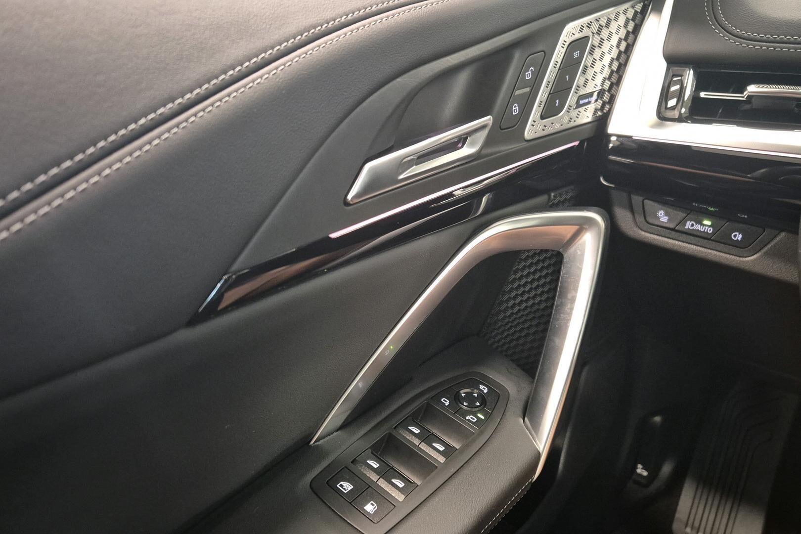 BMW X1 iso kuva 18