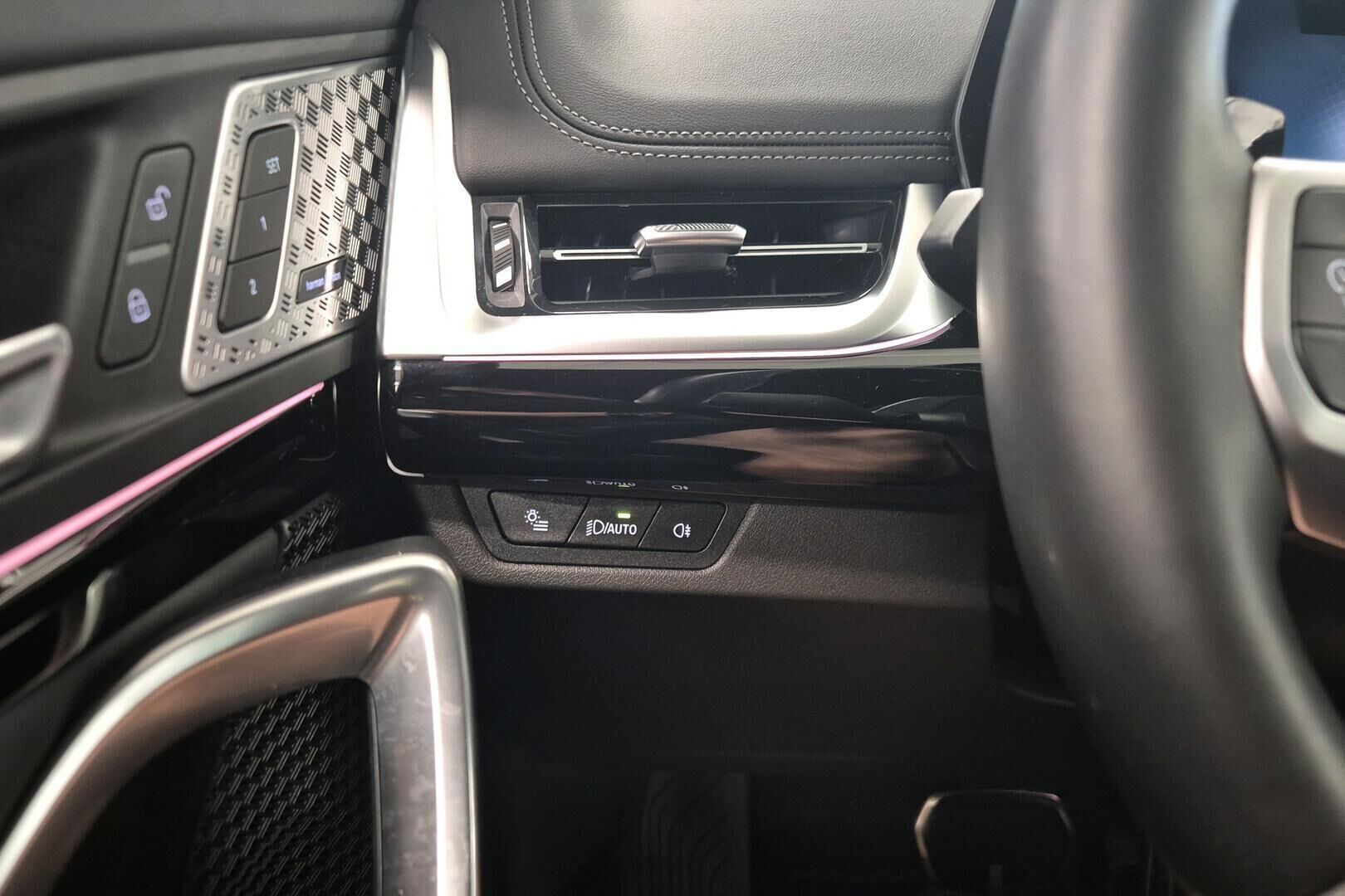 BMW X1 iso kuva 19