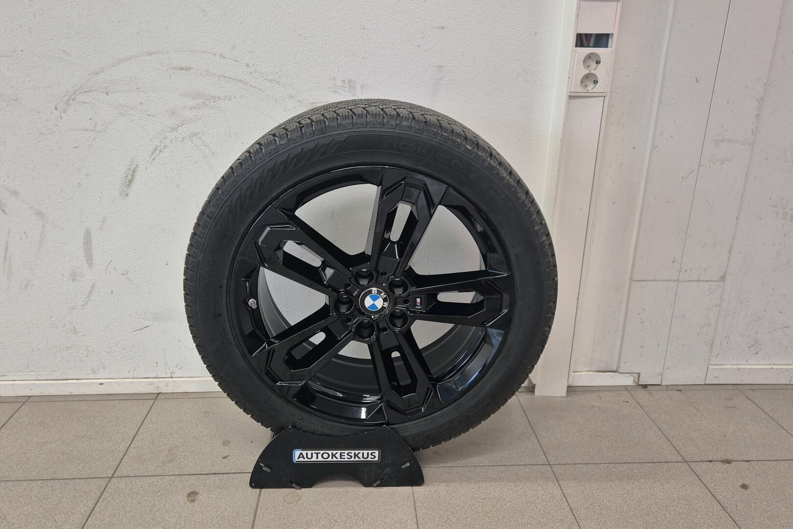 BMW X1 iso kuva 21