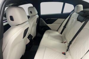 BMW 5-sarja esikatselu 19