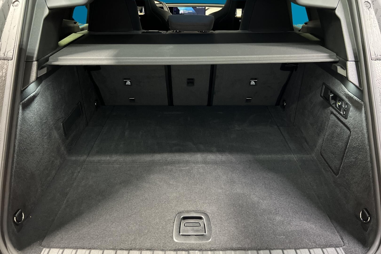 BMW iX iso kuva 9