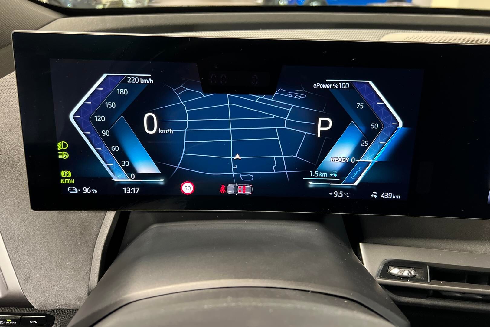BMW iX iso kuva 11