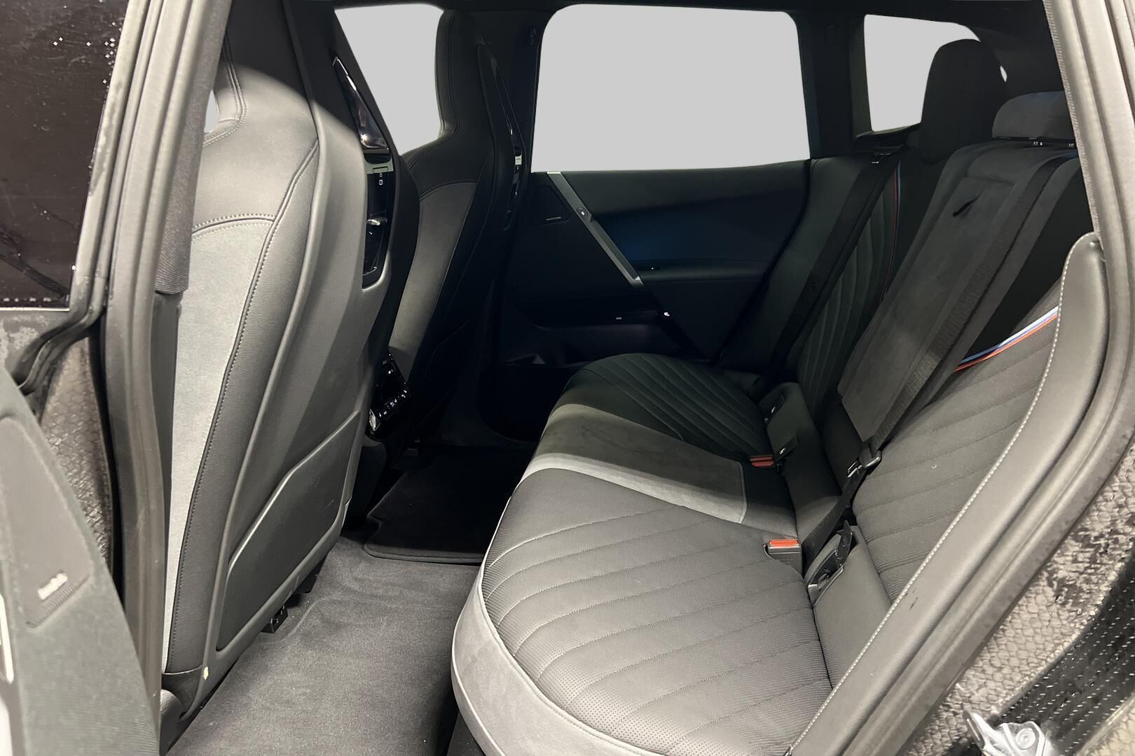BMW iX iso kuva 7